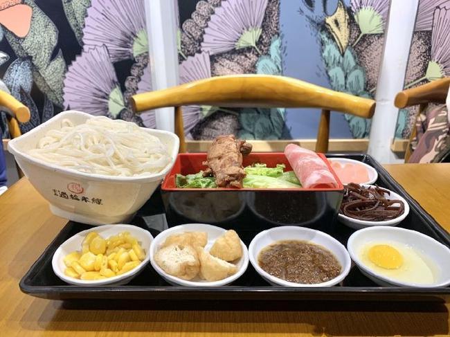 什么是麻辣烫加盟的餐饮人应有的服务态度？